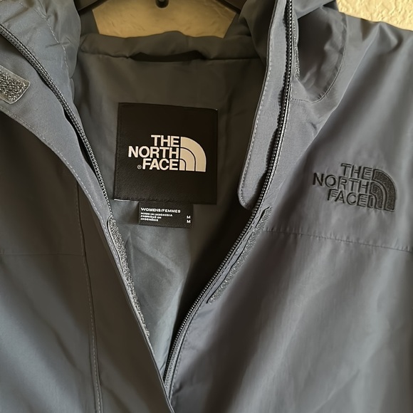 North face gray long rain jacket women’s size medium - Picture 2 of 3